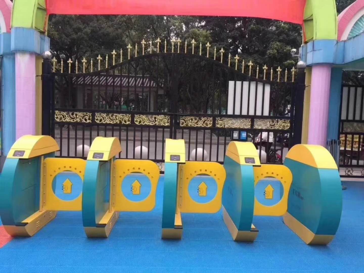 卡通擺閘(藍(lán)色) 卡通擺閘(藍(lán)色)